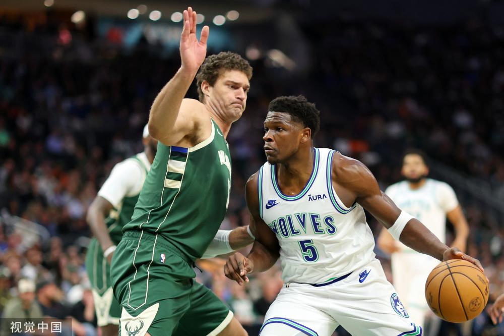 女篮在进攻 女篮在进攻