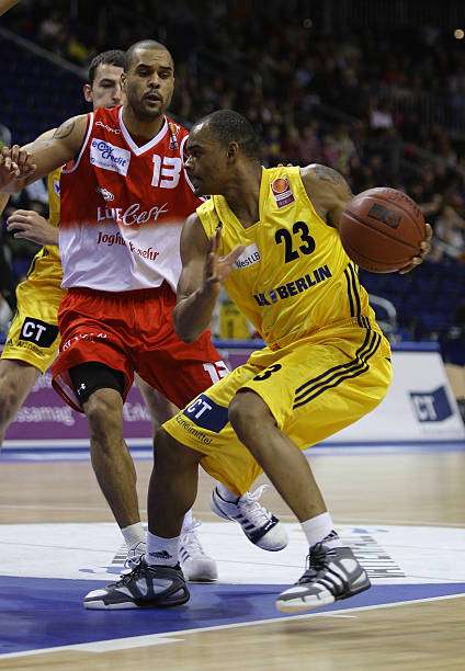 伤缺阵两个 伤缺阵两个