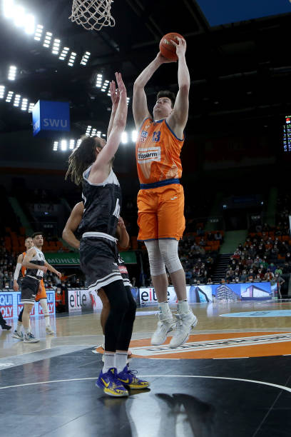 每场比赛都 每场比赛都